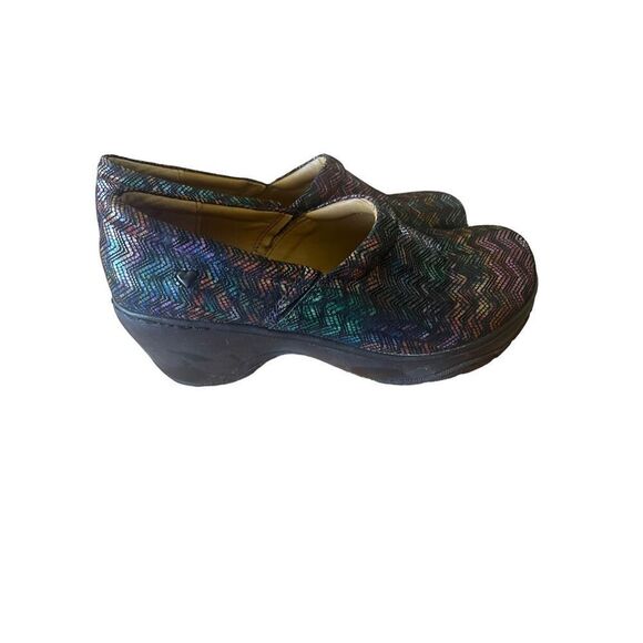 Nurse Mates Womens Multicolor Chevron Leather Slip On Bryer Clogs Size 9.5M - Picture 5 of 11